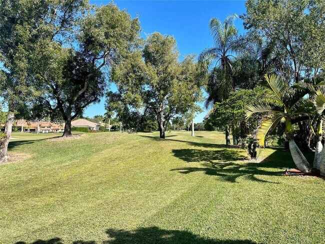 Building Photo - 2579 Mayfair Ln