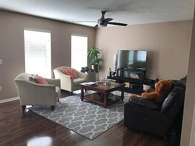 Building Photo - 1798 N 177th Plaza