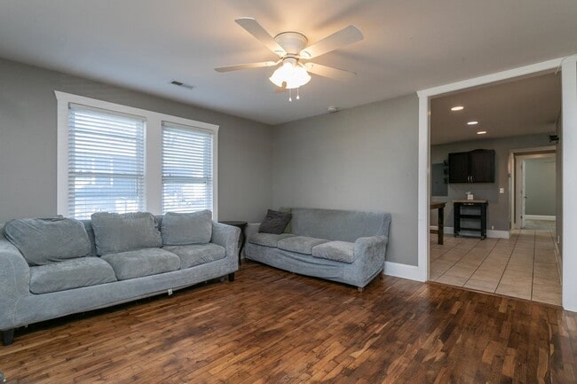 Building Photo - Close to everything downtown!