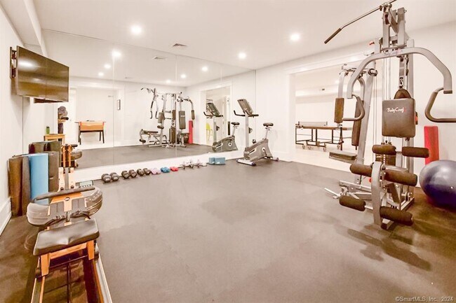 Building Photo - 17 Stony Brook Rd