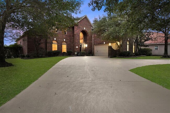 Building Photo - 8322 Shoregrove Dr