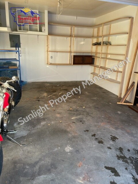 Building Photo - 123 S 12th St W