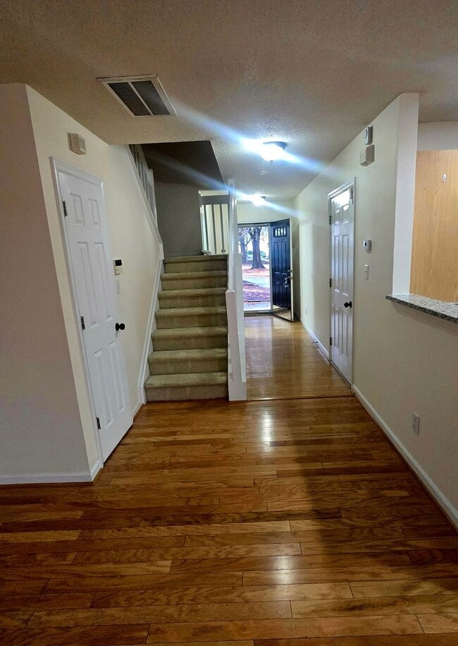 Building Photo - Keswick Place Townhome