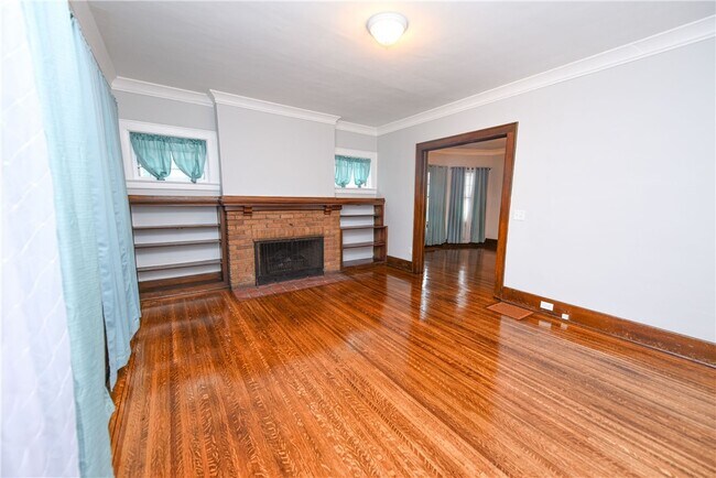 Building Photo - 200 Elmdorf Ave