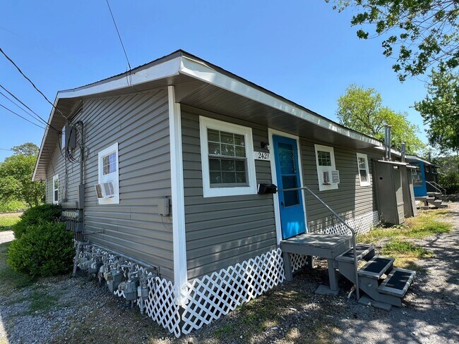 Primary Photo - 2405 Franklin St