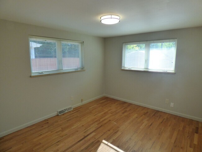 Building Photo - $0 DEPOSIT OPTION! RANCH STYLE HOME IN PRIME VIRGINIA VILLAGE!!!