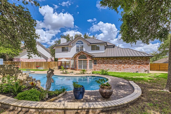 Building Photo - Stunning Home in Guard Gated Community ~ I...