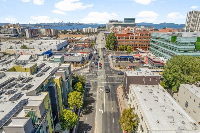 Building Photo - 1364 Powell St