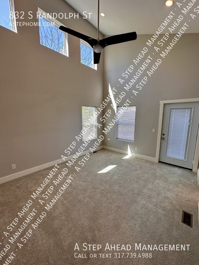 Building Photo - 832 S Randolph-3 bed/2.5 Bath -Newly Renov...