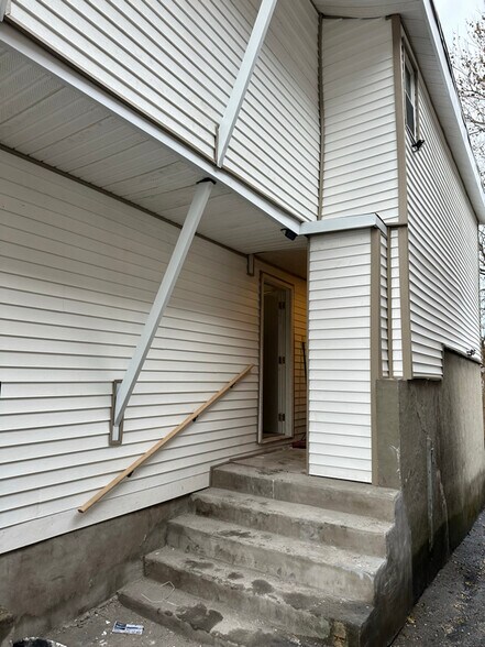 Building Photo - 1310 Willis Ave