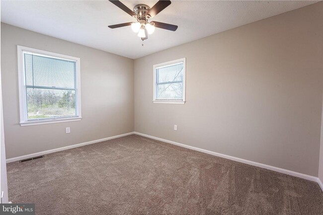 Building Photo - 3107 Shawnee Dr