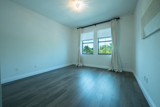 Building Photo - 13026 Artisan Cir