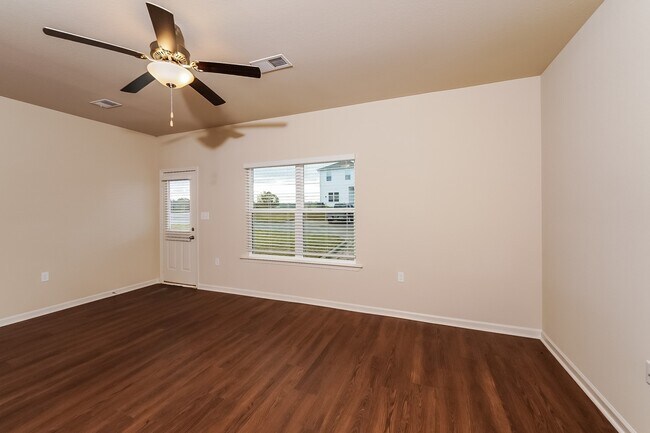 Building Photo - 6489 Rainbow Row