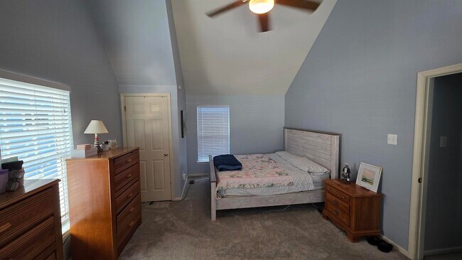 Building Photo - 9604 Ventnor Ave