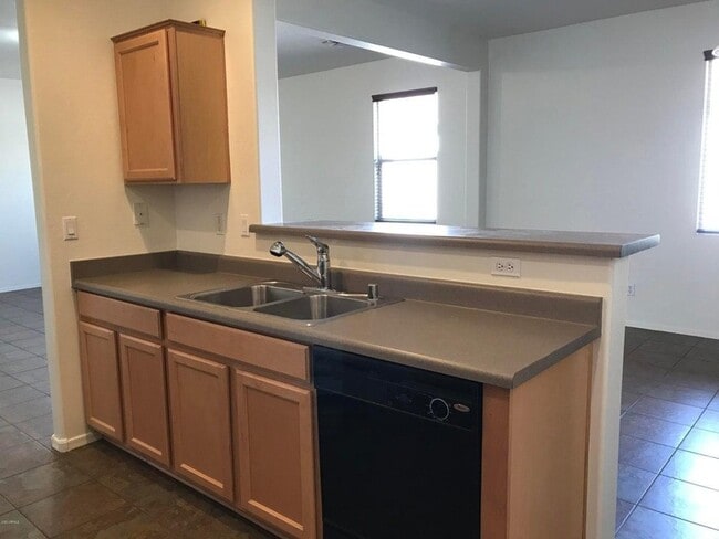 Building Photo - 7323 W St Charles Ave