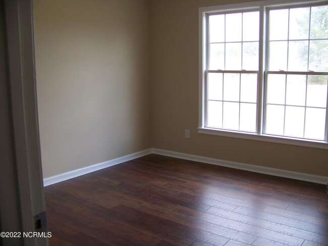 Building Photo - 105 Antler Dr