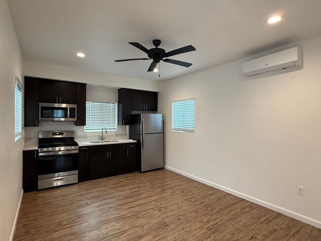 Building Photo - Broadacres