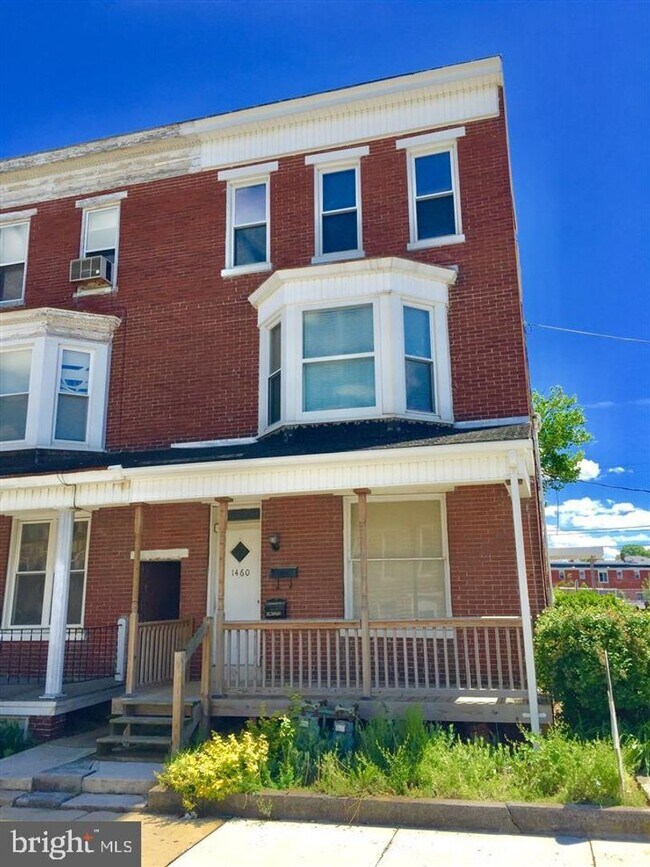 Primary Photo - 1460 Monroe St