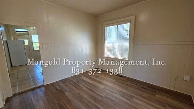 Building Photo - 2 Bed 1 Bath  New Monterey Home with Scenic Bay Views and Spacious Yard