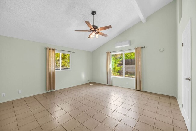 Building Photo - 305 Uala Pl