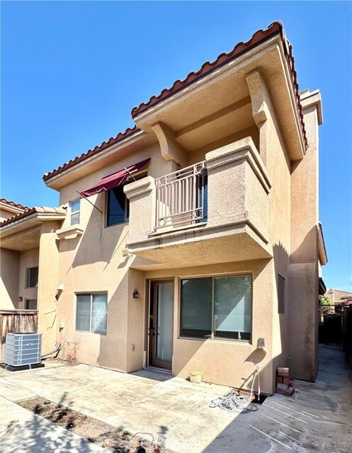 Building Photo - 2072 Villa Del Lago Dr