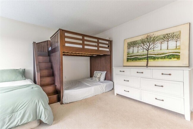 Building Photo - 700 Island Way