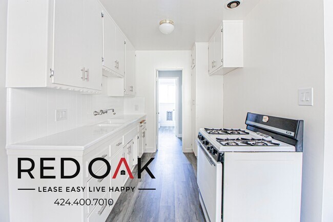 Building Photo - 1425 E Appleton St