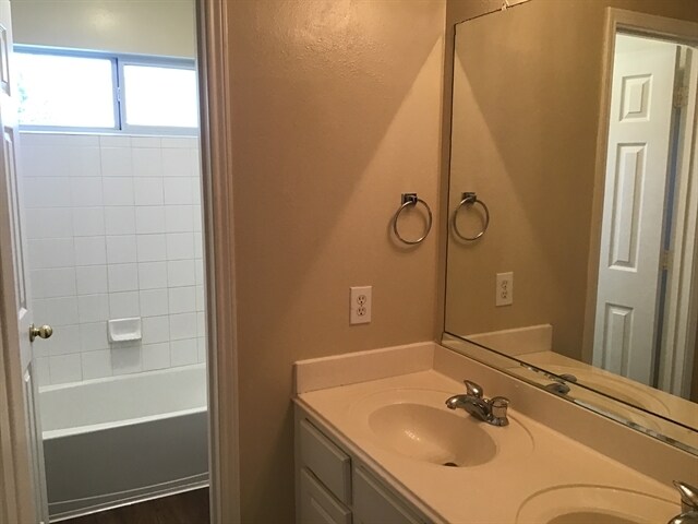 Building Photo - 4706 Buescher Ct