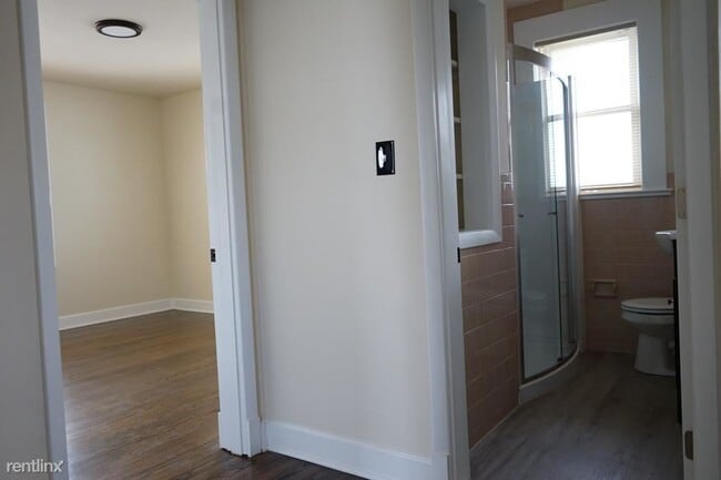 Building Photo - 5204 Leeds Ave