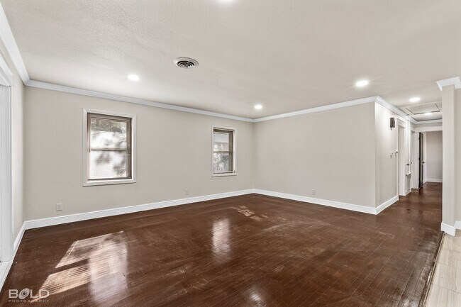 Building Photo - 1606 Joy Dr