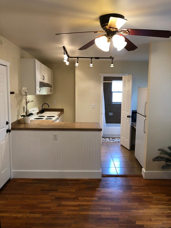 Building Photo - Platte 4 Plex