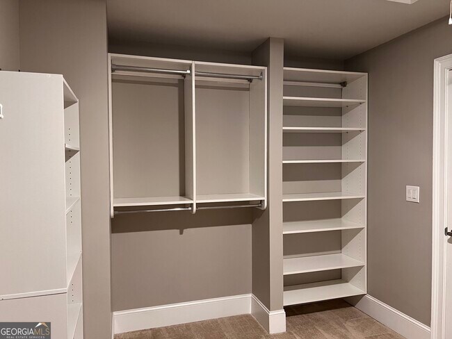 Building Photo - 4080 Mayhill Cir