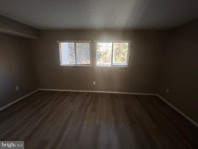 Building Photo - 5645 Harpers Farm Rd