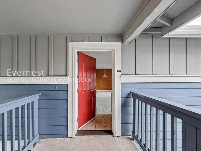 Building Photo - 1698 25th Pl NE