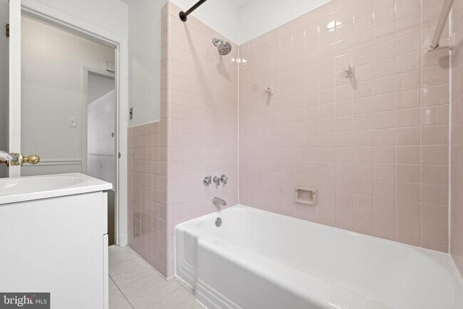 Building Photo - 31 E Germain St
