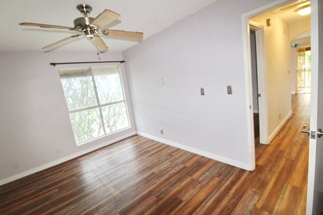 Building Photo - Kihei Villages Upper-Level Front Row Ocean View Condo