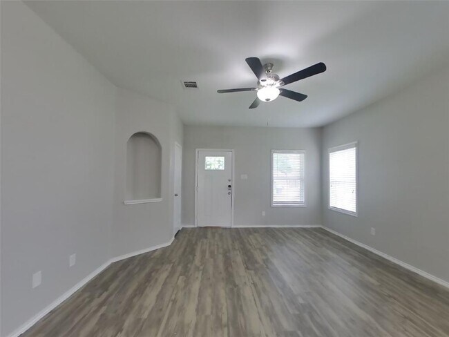 Building Photo - 514 Batten Way