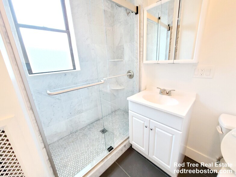 Building Photo - 11 Queensberry St