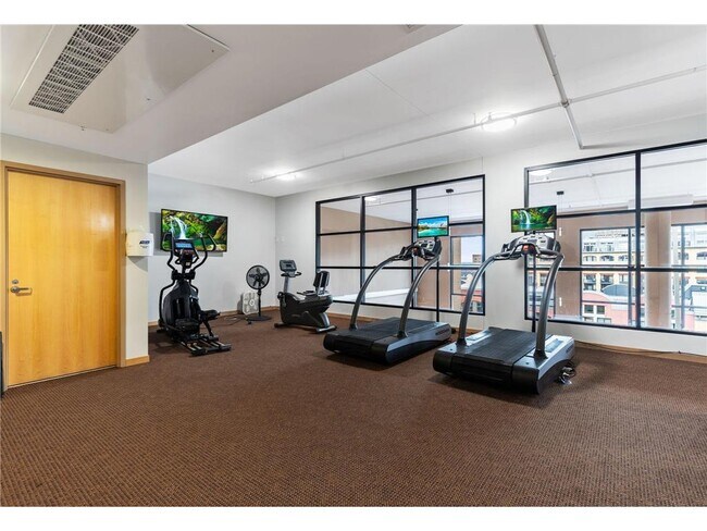 Building Photo - 401 N 2nd St