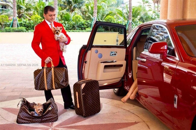 Building Photo - 17901 Collins Ave