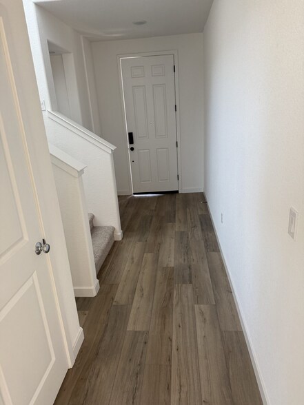 Building Photo - 1392 Leonhardt Loop