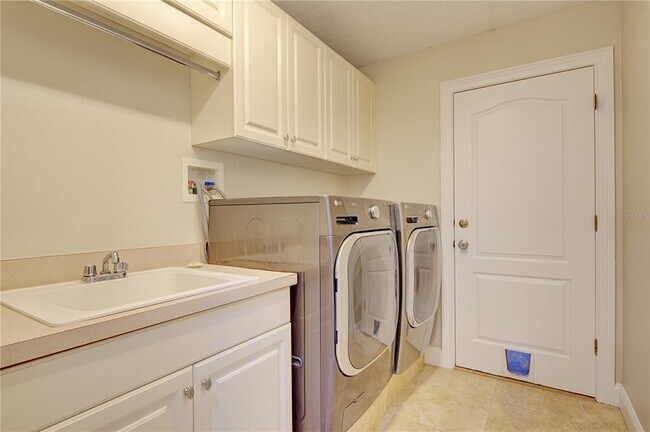 Building Photo - 916 Mills Estate Pl