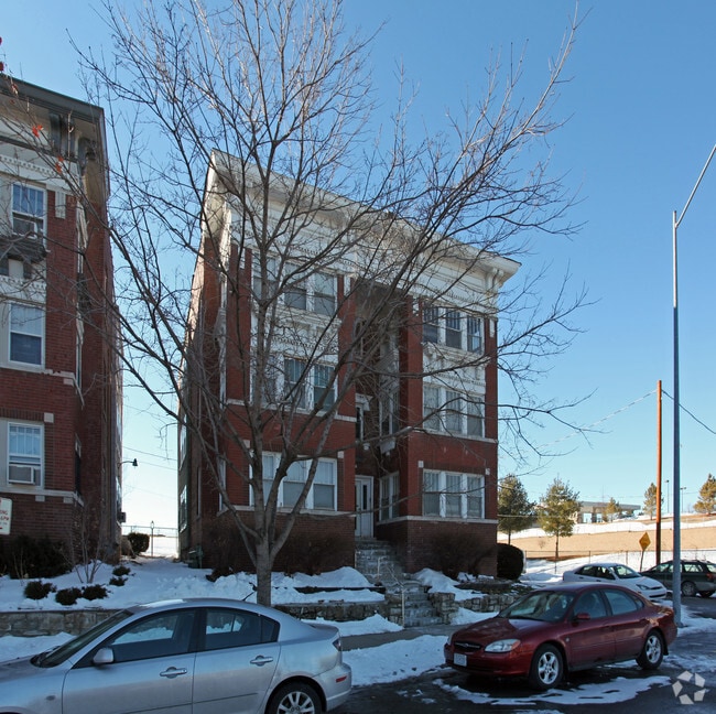 Building Photo - Gillham Place
