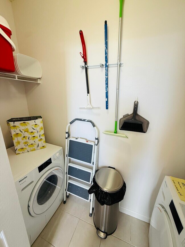 Building Photo - 651 Okeechobee Blvd