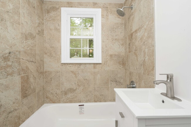 Building Photo - 60 Ellison Rd