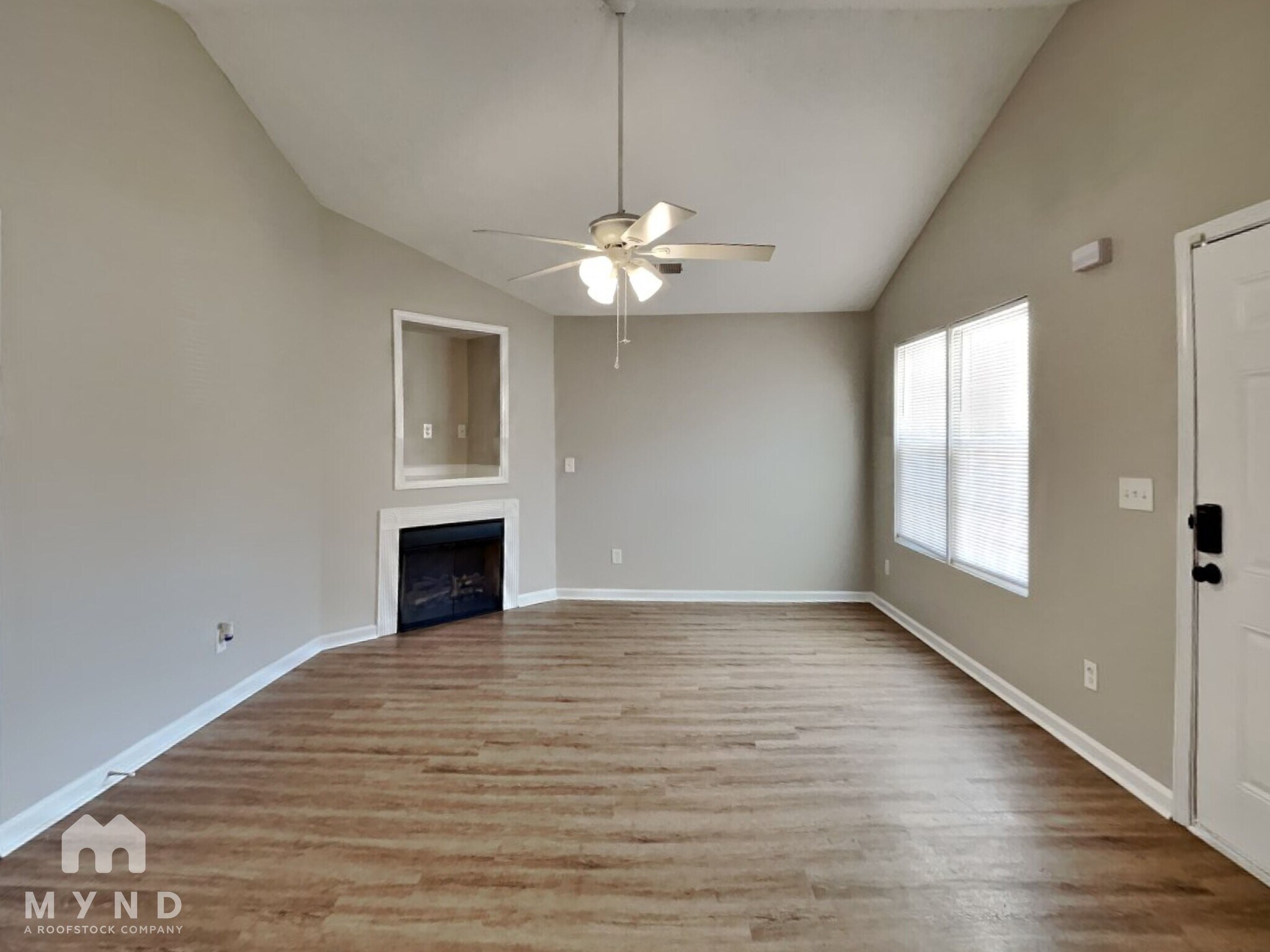 Building Photo - 305 Carter Ave