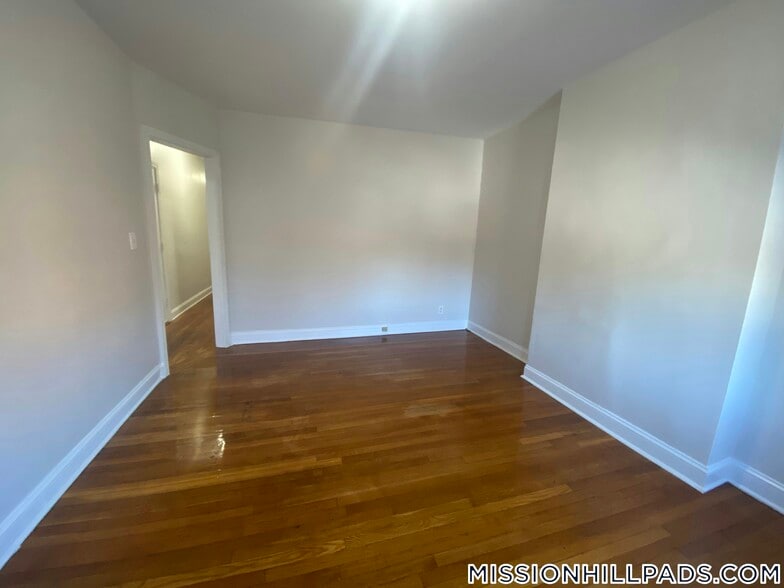 Building Photo - 184 Walnut Ave