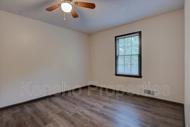 Building Photo - 157 Hooten St