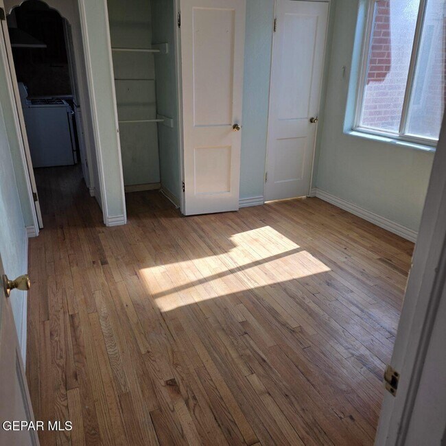 Building Photo - 4642 Walter Ln