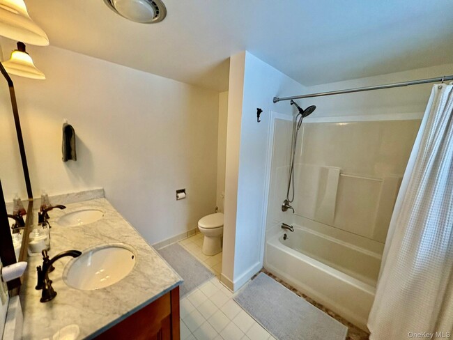 Building Photo - 84 Country Rd